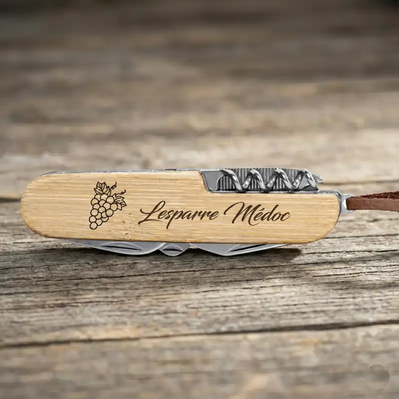 Coutellerie publicitaire en bois et bambou gravée au laser