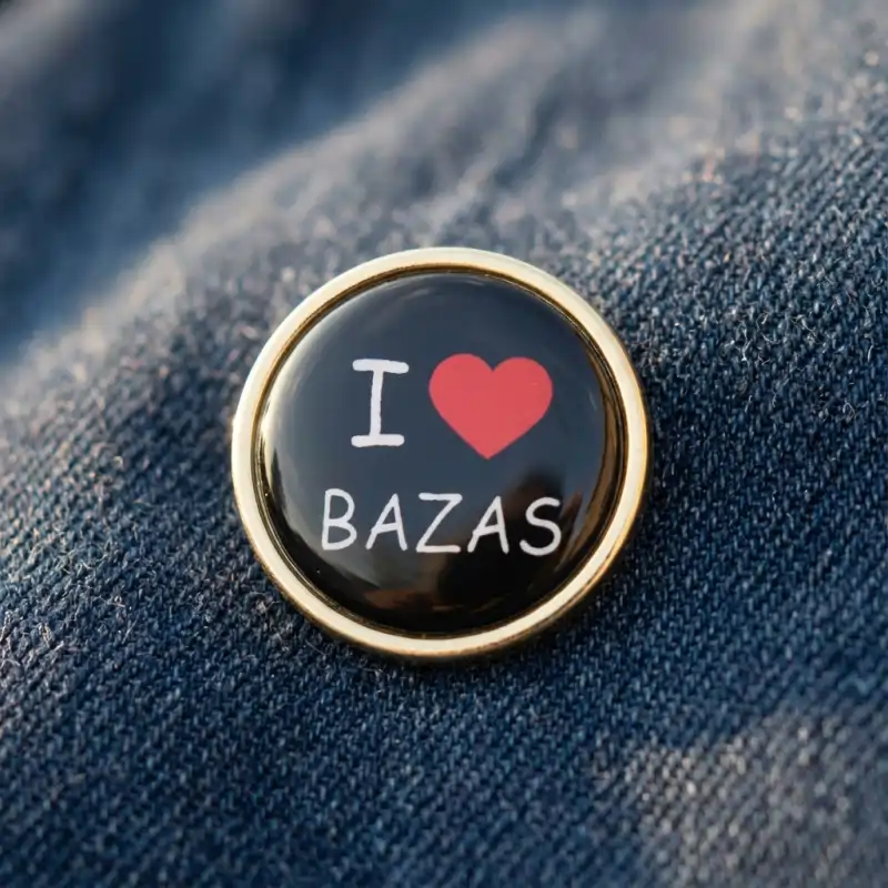 Pin's en métal ronds et rectangles avec finition or ou argent