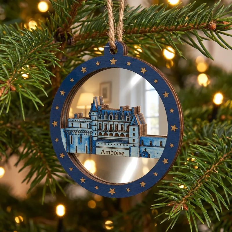 Boule à relief 3D miroir : le château d'Amboise en bois découpé, posé sur une base miroir cerclée de bleu